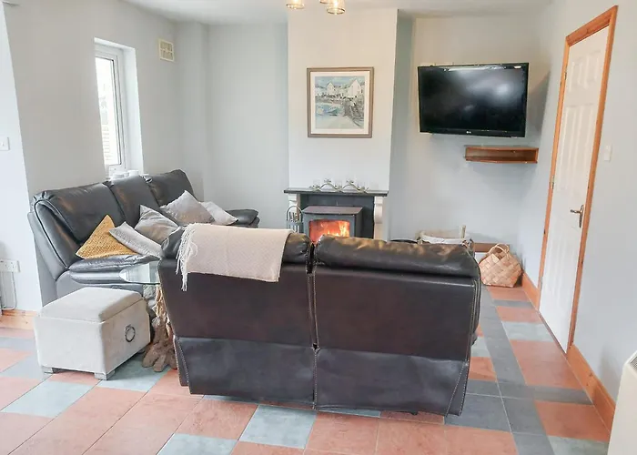 Seamount Village No 26 By Trident Homes * 考敦