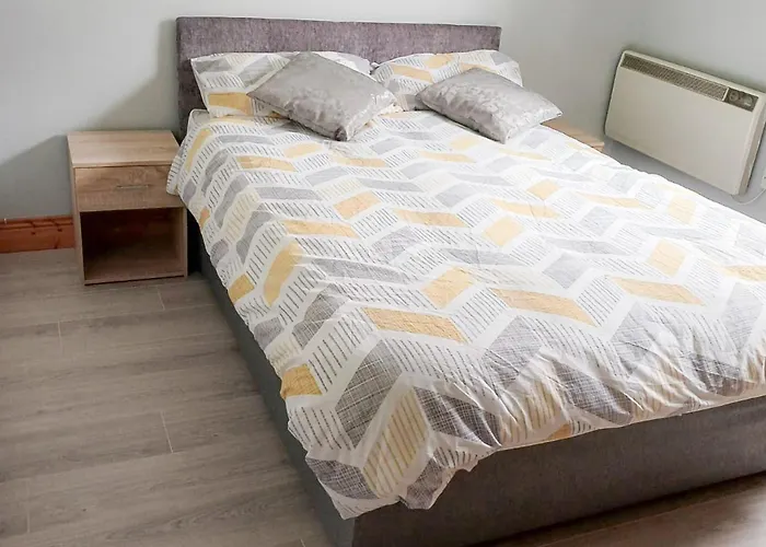 Seamount Village No 26 By Trident Homes * 考敦